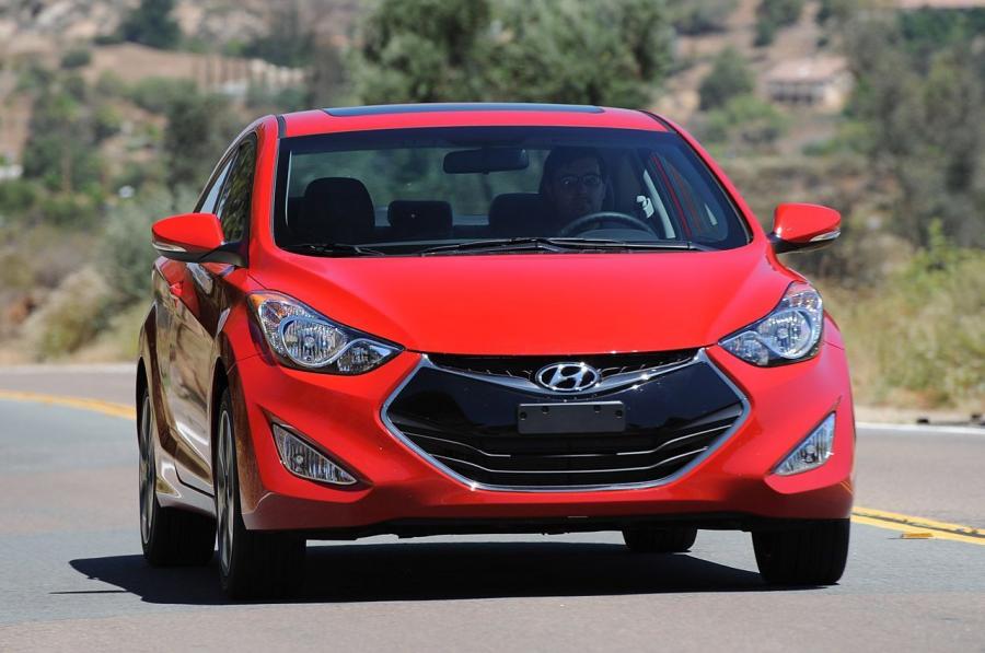  Hyundai Elantra Coupe 2012 года  (фото 44 из 88)